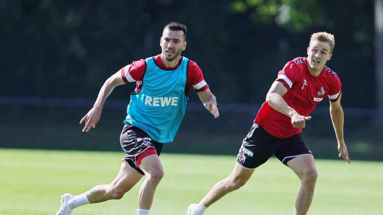 Timo Hübers (re.) und Sargis Adamyan im FC-Training.