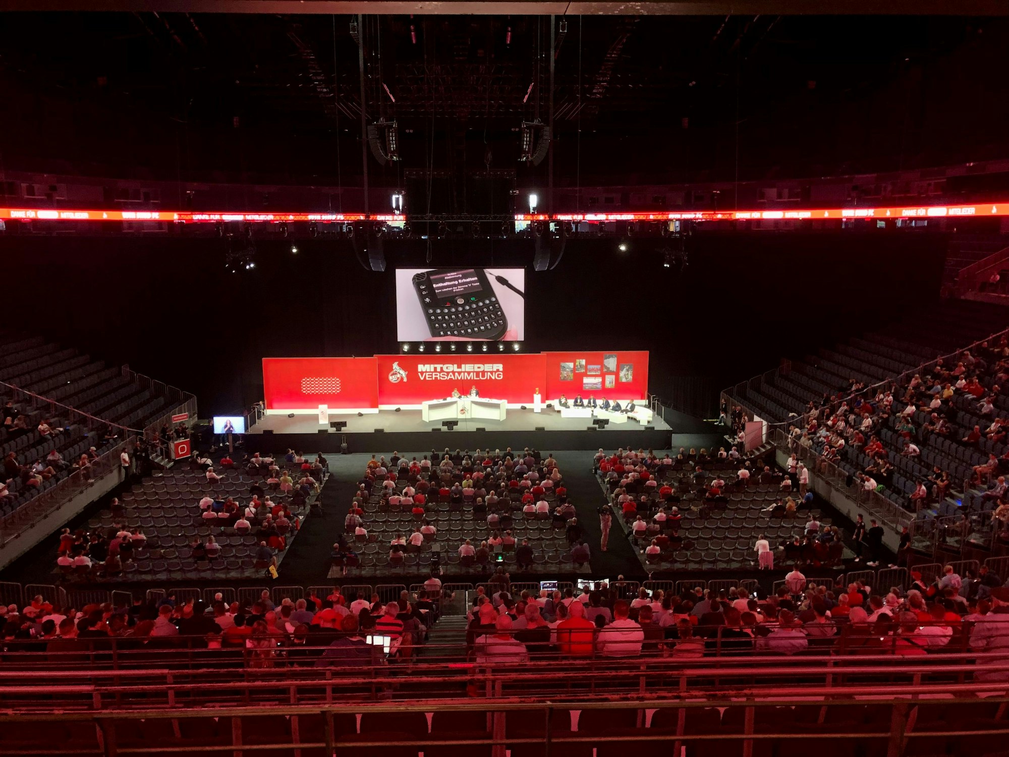 Die Mitgliederversammlung des 1. FC Köln.