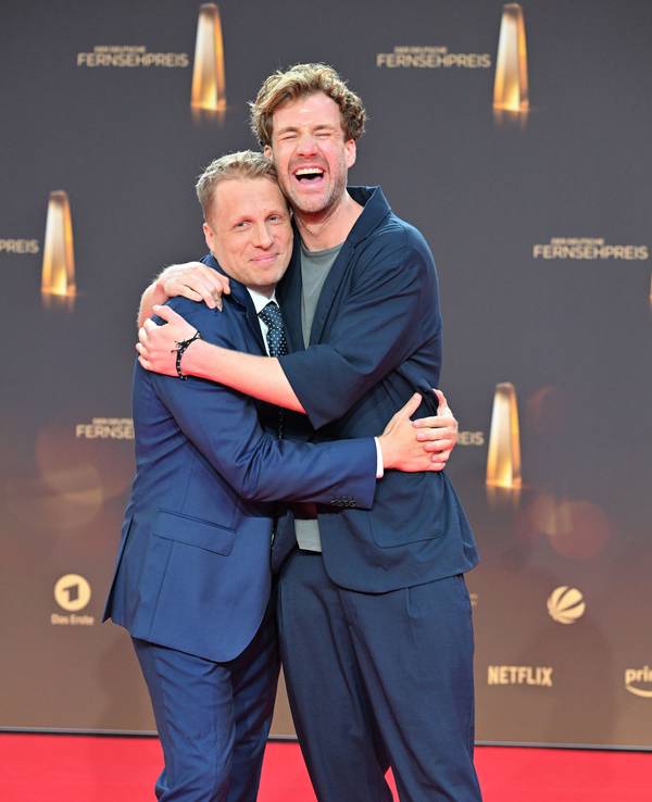 Oliver Pocher und Luke Mockridge kommen zur Verleihung des Deutschen Fernsehpreise 2023 nach Köln.