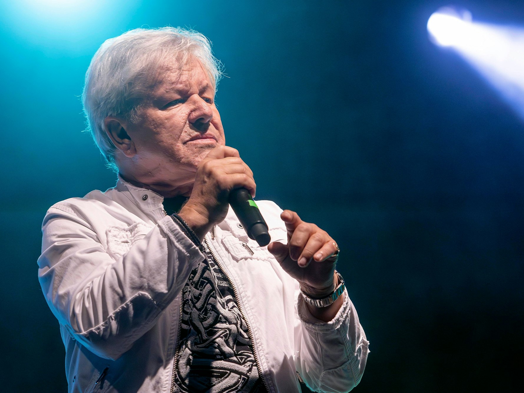 Das Foto zeigt den deutschen Sänger und Songschreiber G.G. Anderson während eines Auftrittes beim Stadtfest Coswig.
