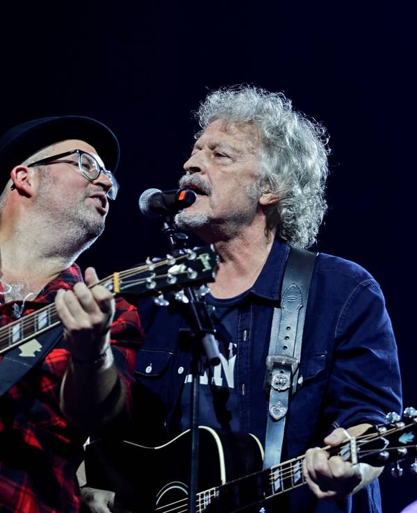 Wolfgang Niedecken sang zusammen mit Björn Heuser.