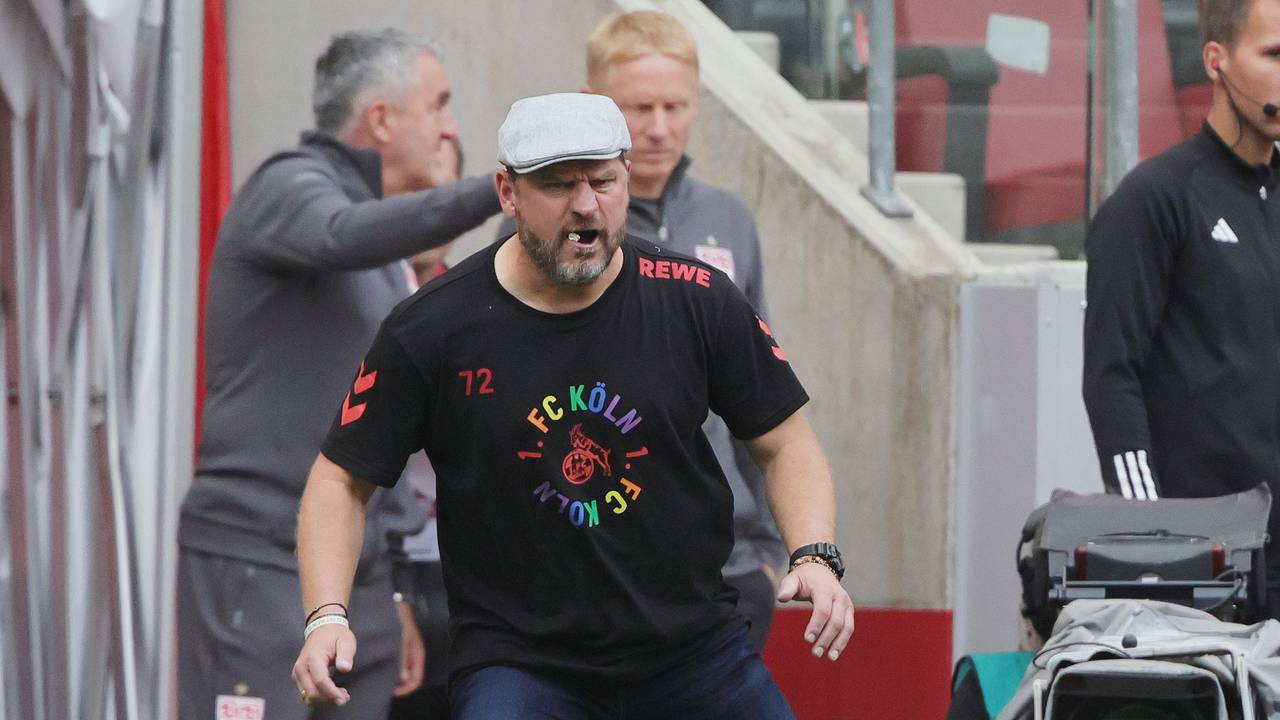 Steffen Baumgart ärgert sich.