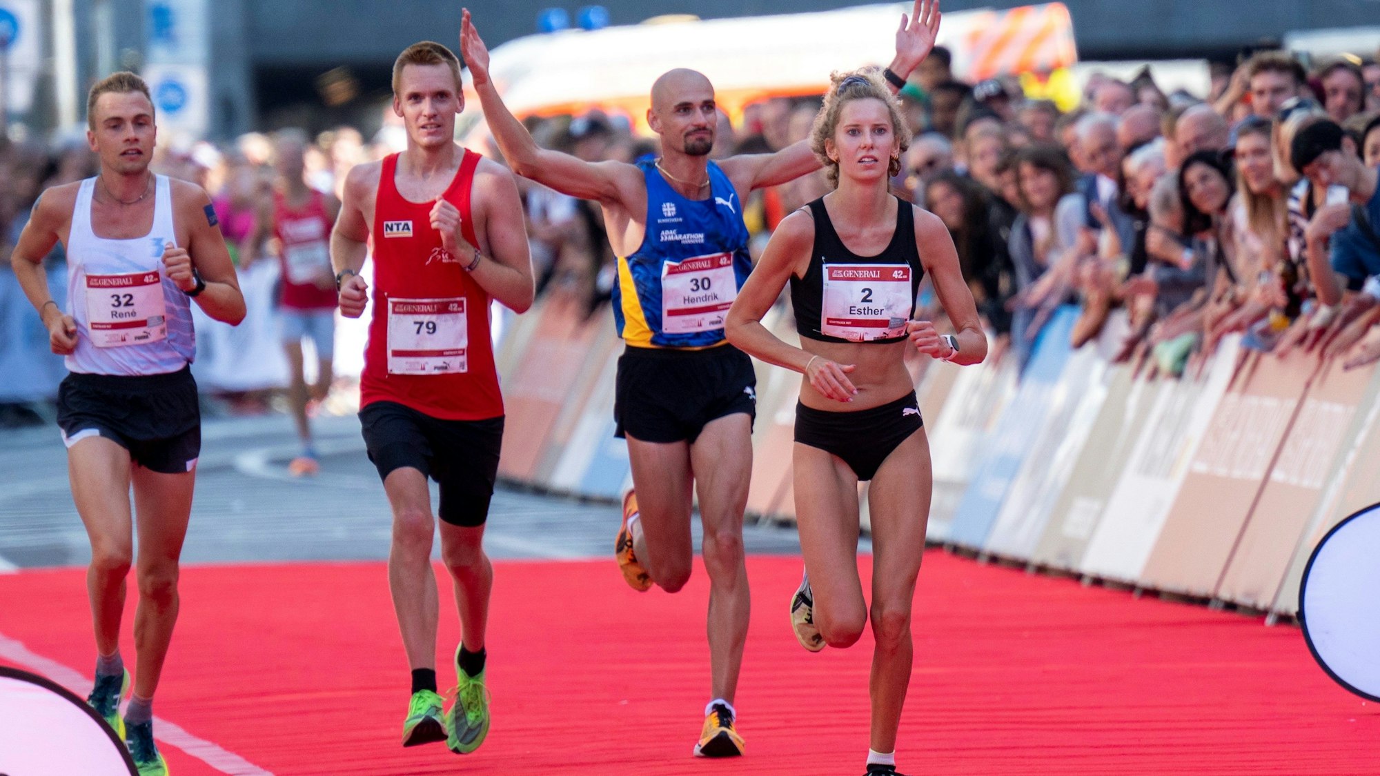 Esther Jacobitz beim 25. Köln-Marathon