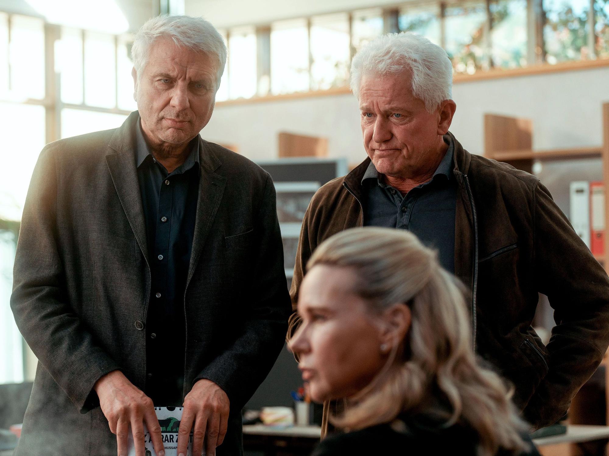 Szene aus dem „Tatort“ mit den Kommissaren.