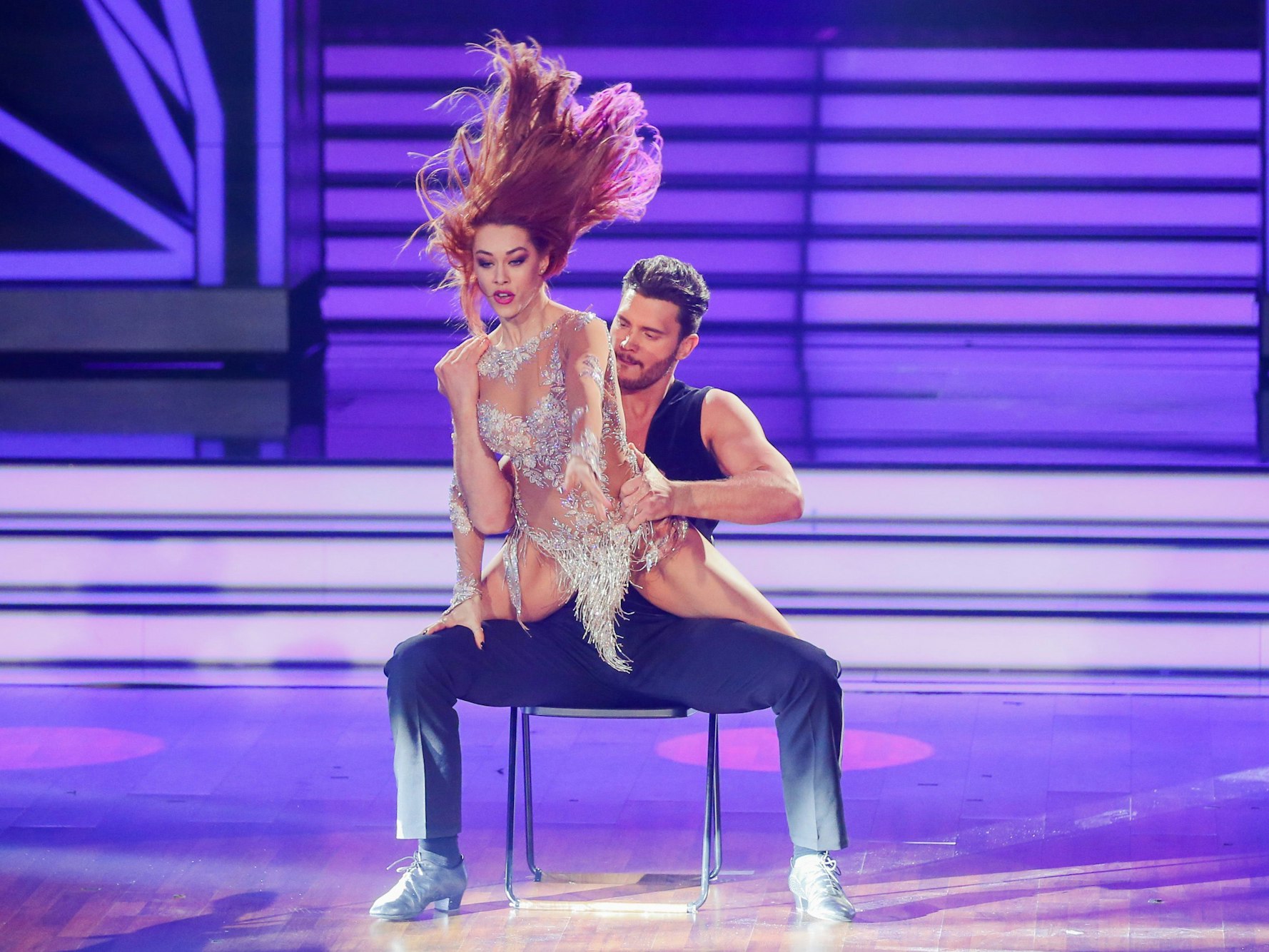 Schauspieler Béla Klentze und Profitänzerin Oana Nechiti tanzen in der RTL-Tanzshow „Let's Dance“.