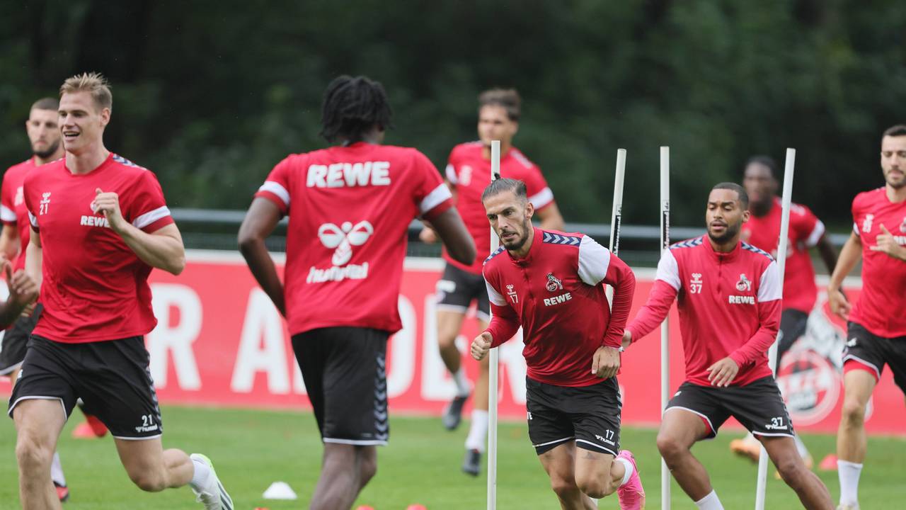 Leart Pacarada und Linton Maina im Training.