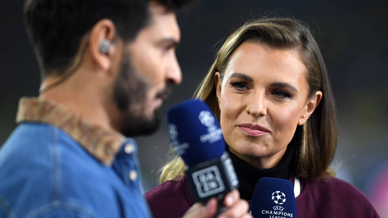 Laura Wontorra mit DAZN-Experte Jonas Hummels vor dem Spiel zwischen Borussia Dortmund und Milan.