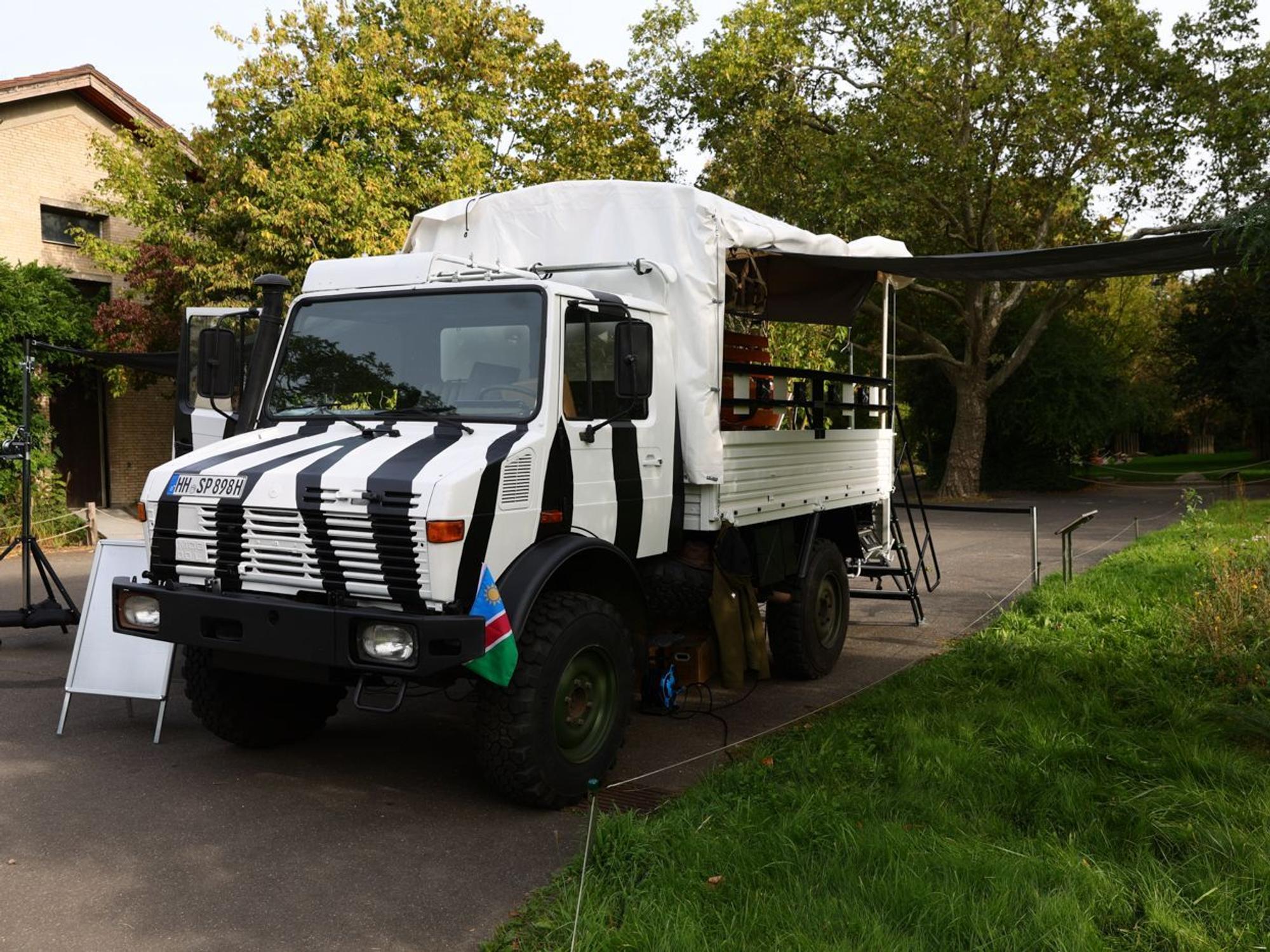 Der Safari-Truck im Kölner Zoo