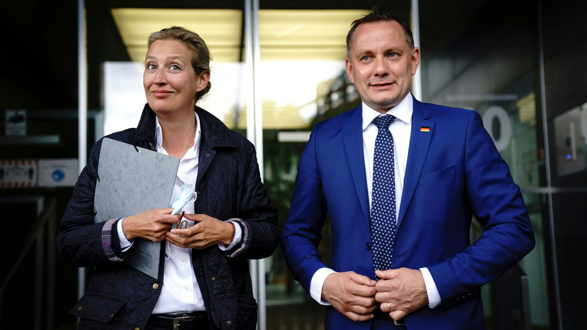 Alice Weidel, Fraktionsvorsitzende der AfD und Tino Chrupalla, AfD-Bundesvorsitzender und Fraktionsvorsitzender der AfD, am 25. Mai 2021 in Berlin.