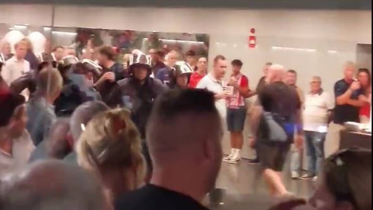 Chaotische Szenen mitsamt Polizei-Einsatz beim Spiel in der Champions League zwischen Atlético Madrid und Feyenoord Rotterdam.
