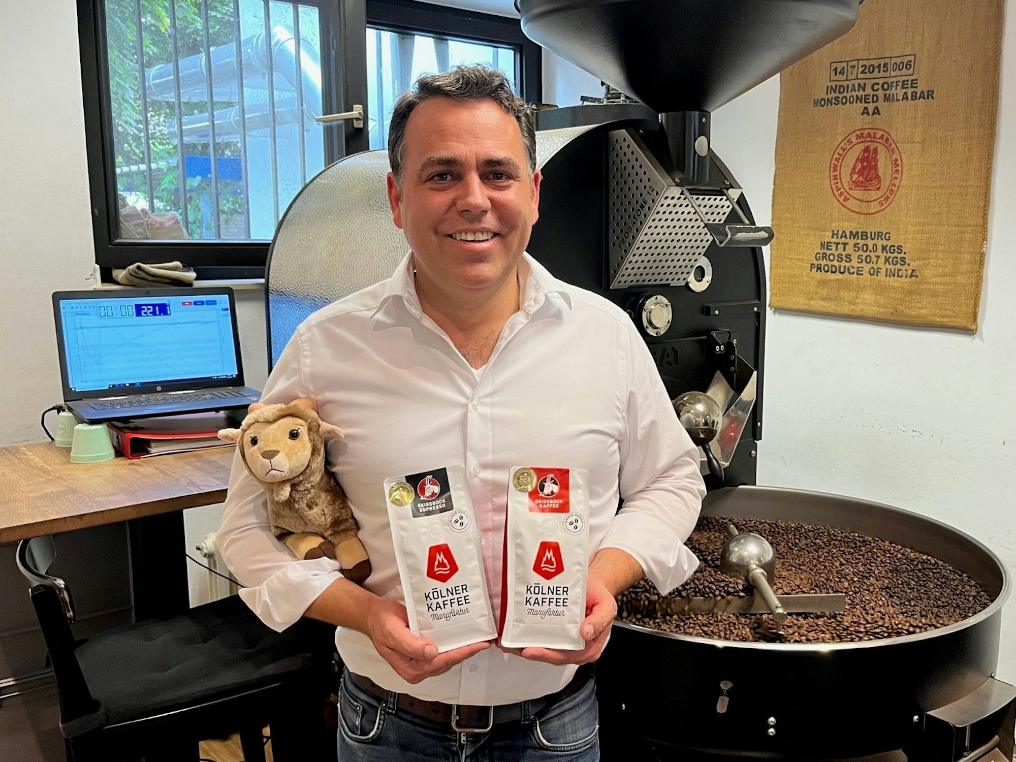 Georg Hempsch von der Kölner Kaffe Manufaktur mit der „Geissbock-Edition“.