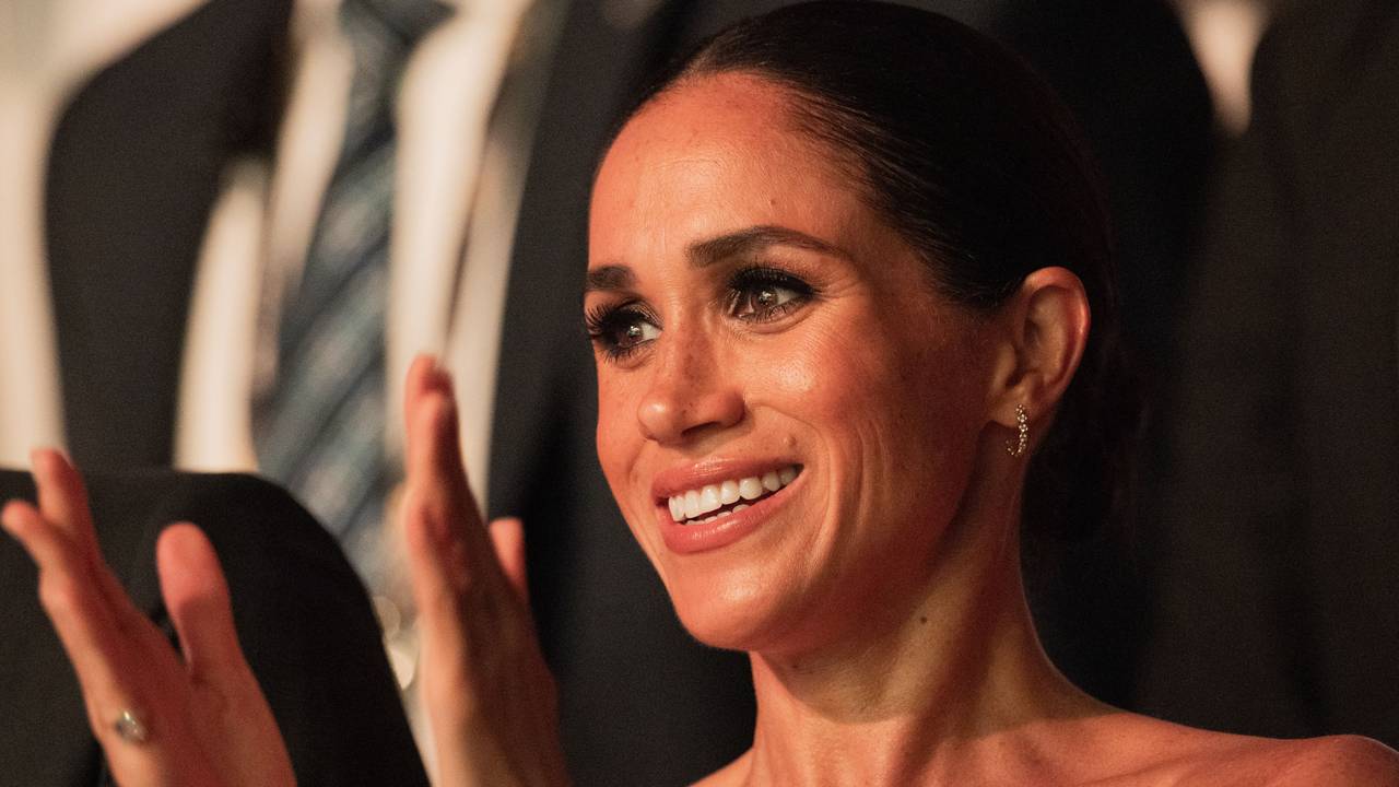 Herzogin Meghan, Ehefrau von Prinz Harry, applaudiert.