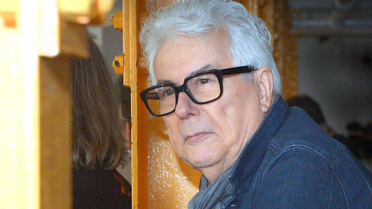 Autor Ken Follett bei Recherchen in der Quarry Bank Mill