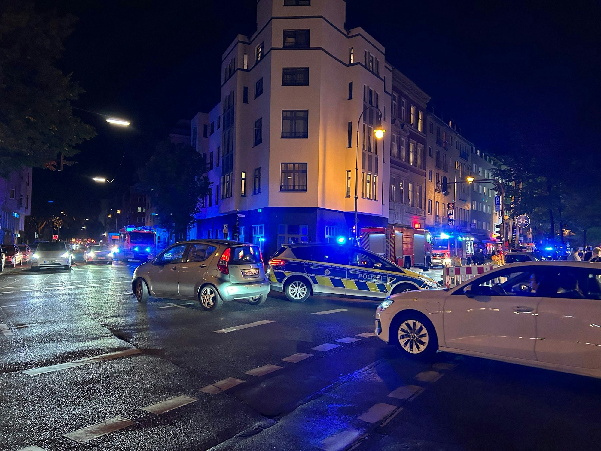 Einsatz der Kölner Feuerwehr am 11. Oktober im belgischen Viertel in Köln