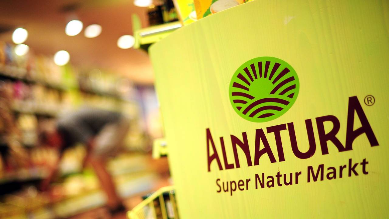 Das Logo des Unternehmens Alnatura, aufgenommen im August 2013, in einem Alnatura Markt in Darmstadt (Hessen).