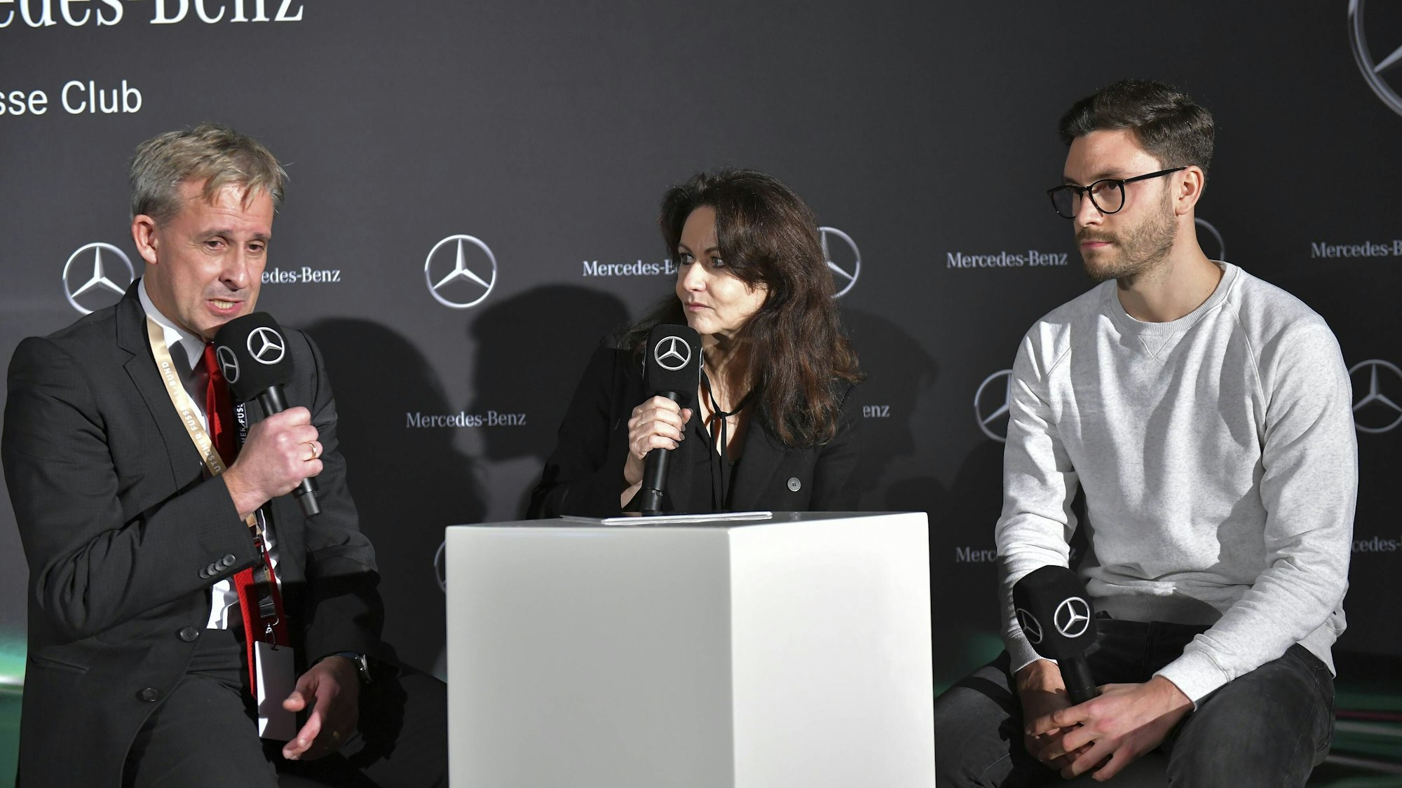 Pierre Littbarski und Jonas Hector in einem Interview.
