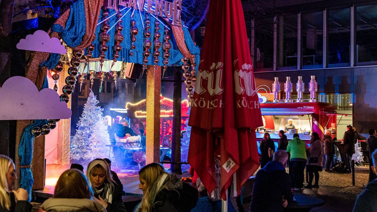 Der queere Weihnachtsmarkt am Rudolfplatz