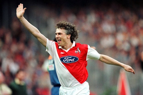 Tony Polster jubelt im FC-Dress.