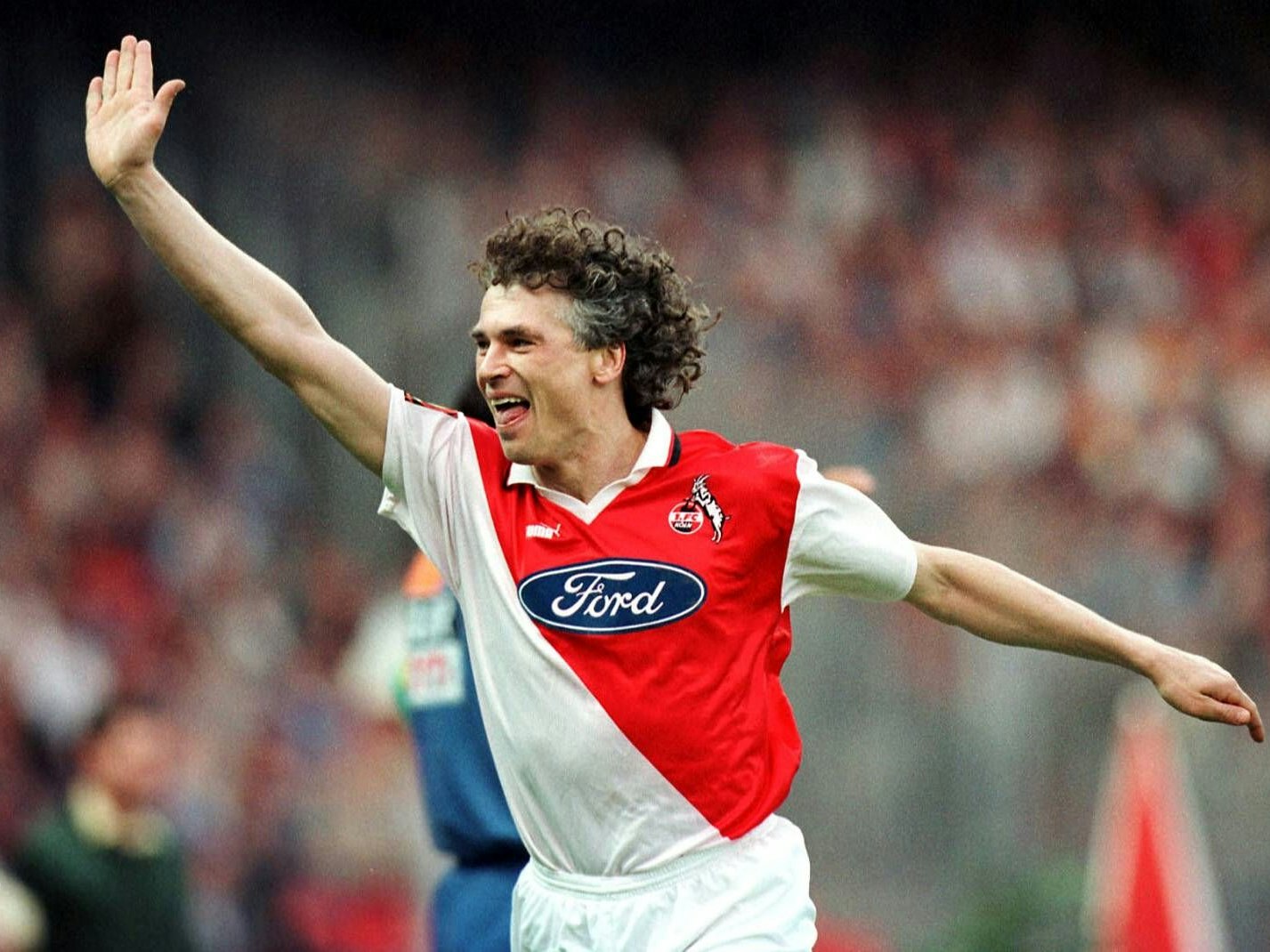 Tony Polster jubelt im FC-Dress.