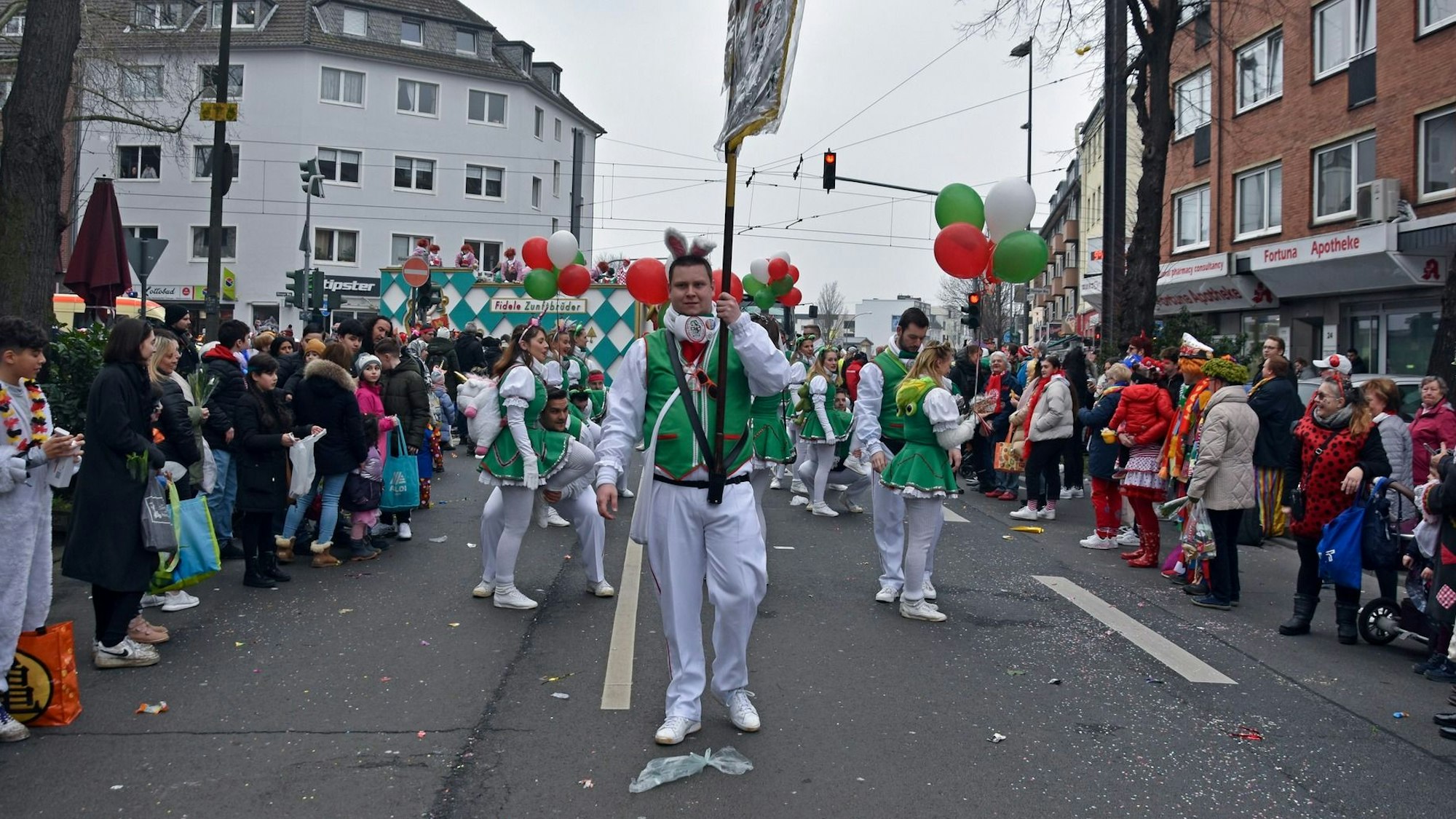 Zollstocker Dienstagszug 2023 auf dem Höninger Weg.