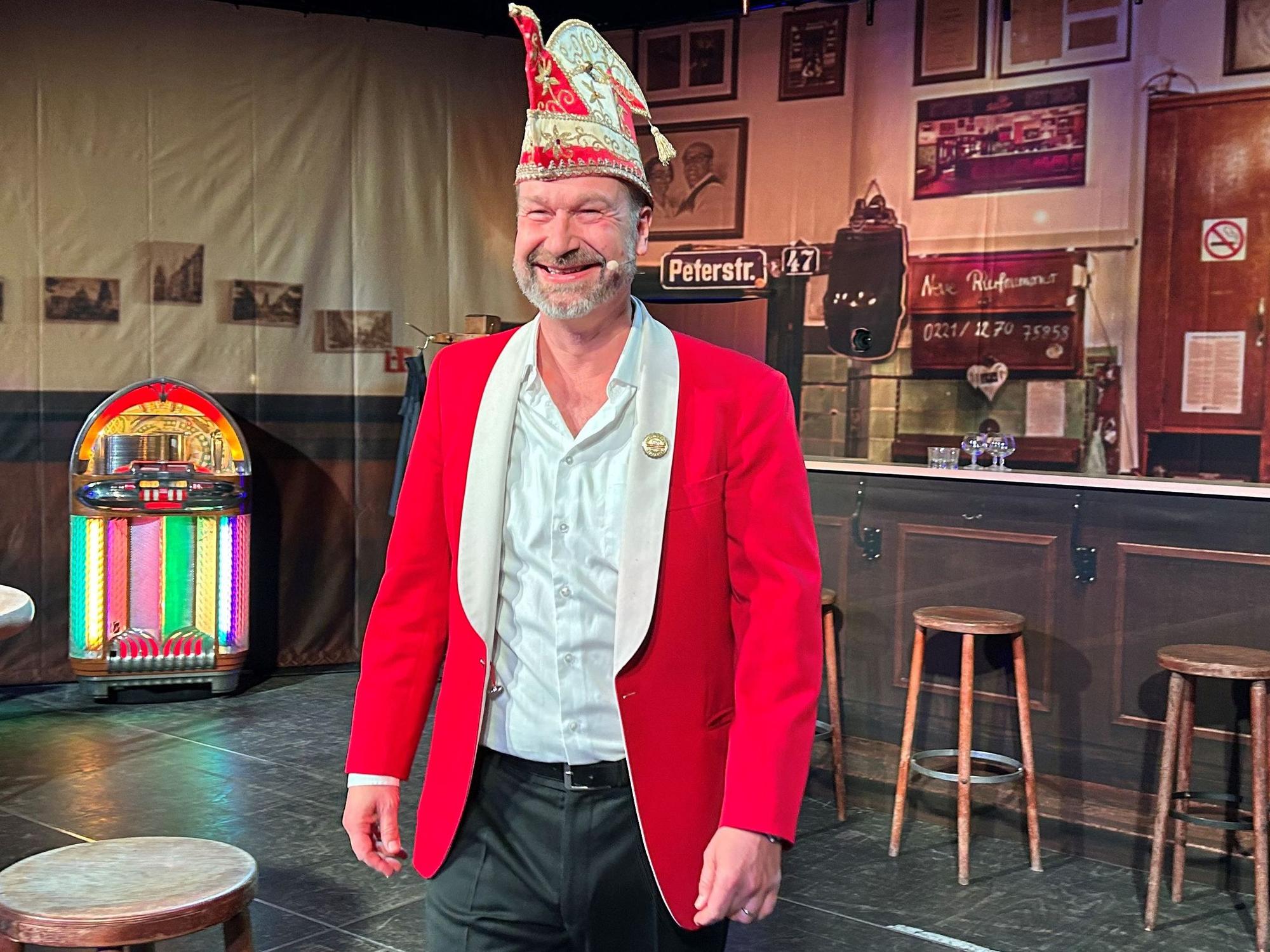 Volker Weininger beim Programm auf der Bühne im E-Werk.
