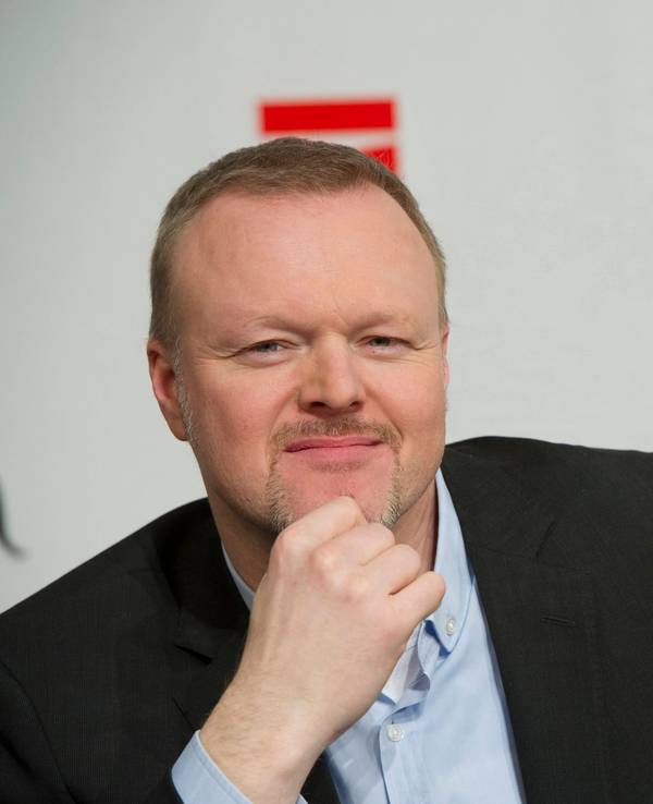 Stefan Raab grinst.