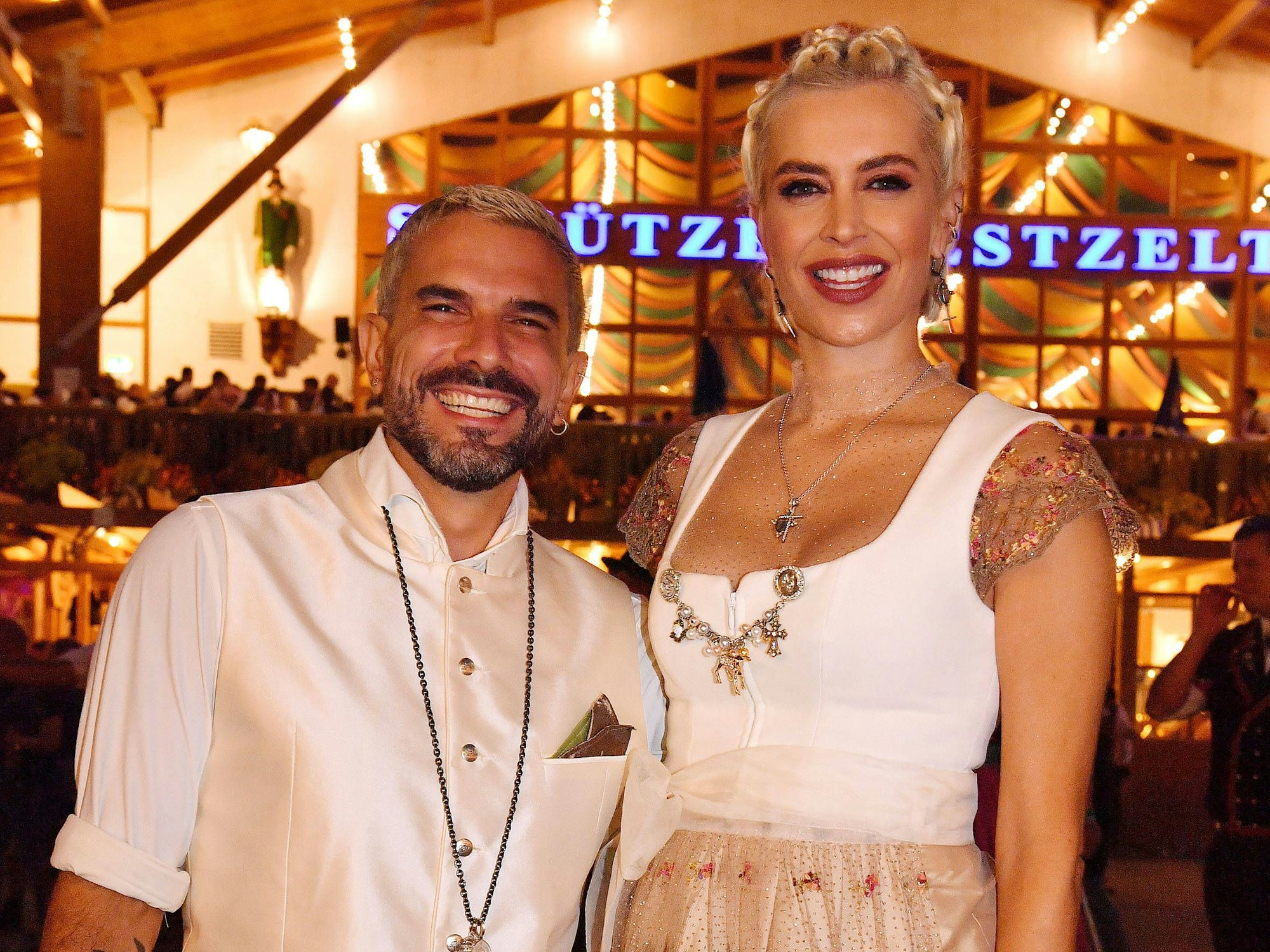 Marc Terenzi und Verena Kerth, hier beim Almauftrieb beim Oktoberfest am 17. September 2023 in München in Tracht.