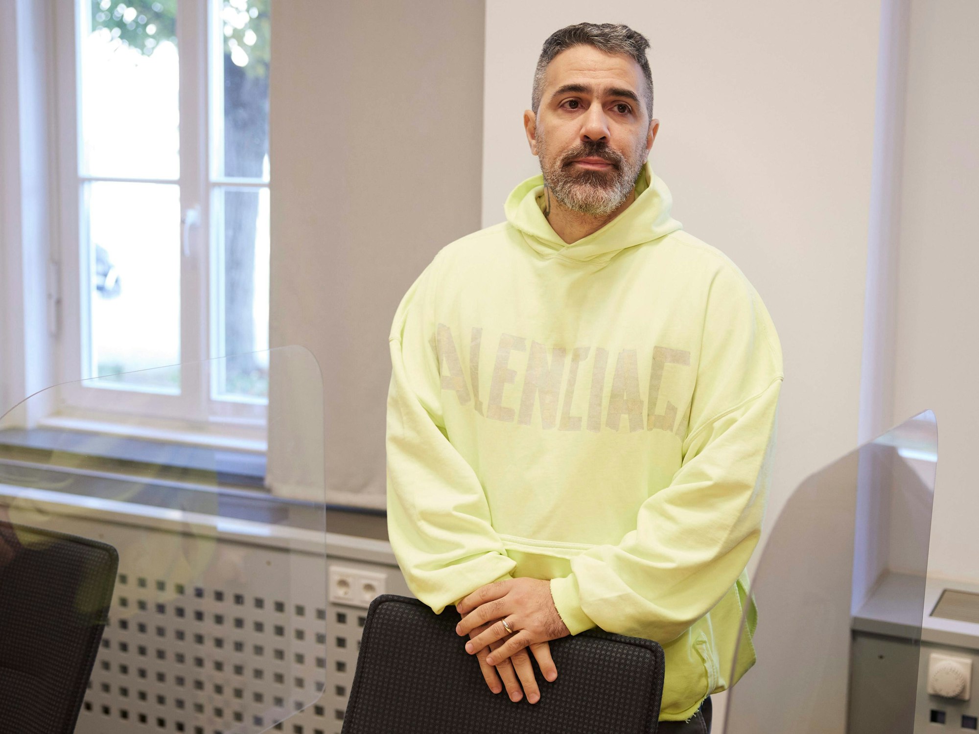 Bushido steht im Oberlandesgericht bei der Fortsetzung eines Zivilprozesses.