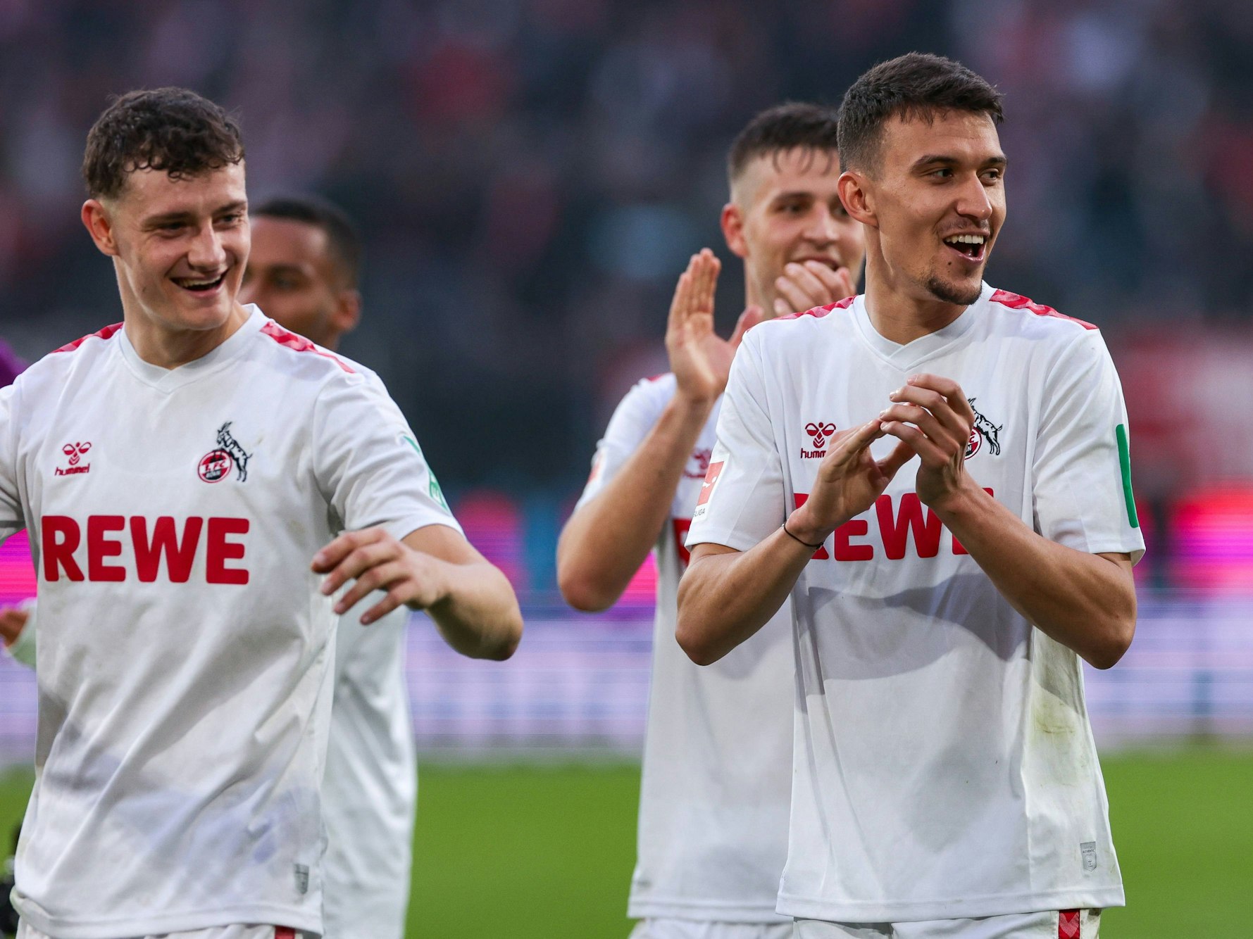 Eric Martel und Dejan Ljubicic freuen sich.