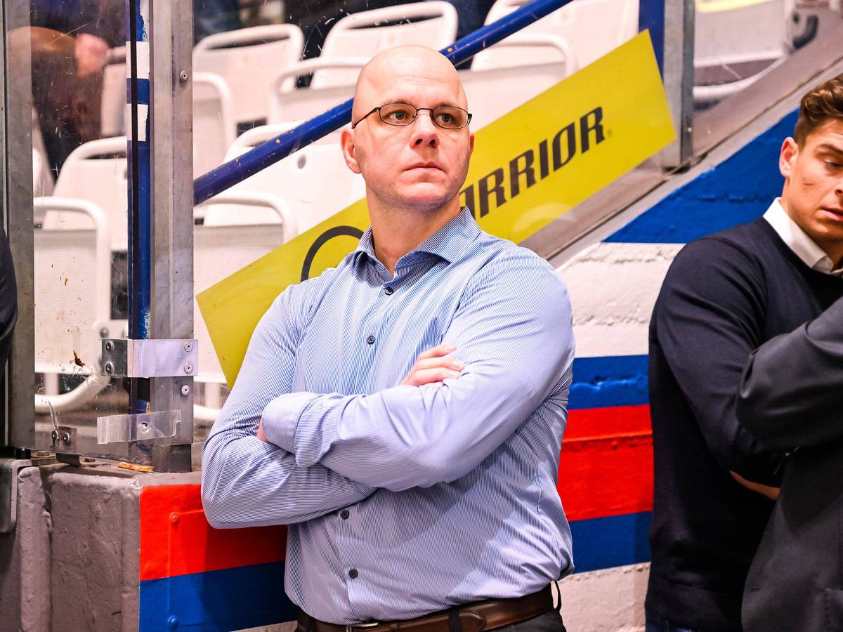 Am Spielfeld in der DEL: Christian Hommel, Sportlicher Leiter von Eishockey-Klub Iserlohn Roosters.