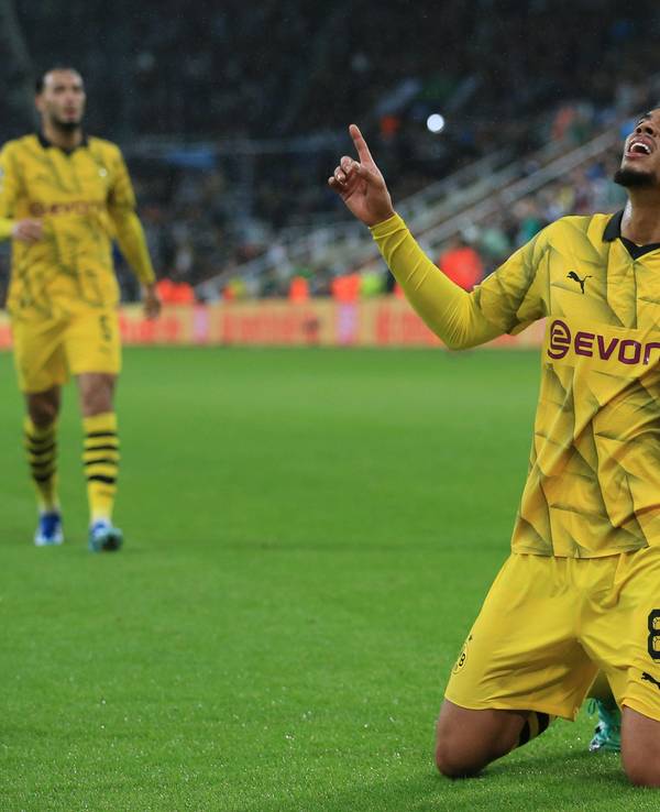 Fußball: Champions League, Newcastle United gegen Borussia Dortmund. Dortmunds Felix Nmecha jubelt nach seinem Tor zum 0:1.
