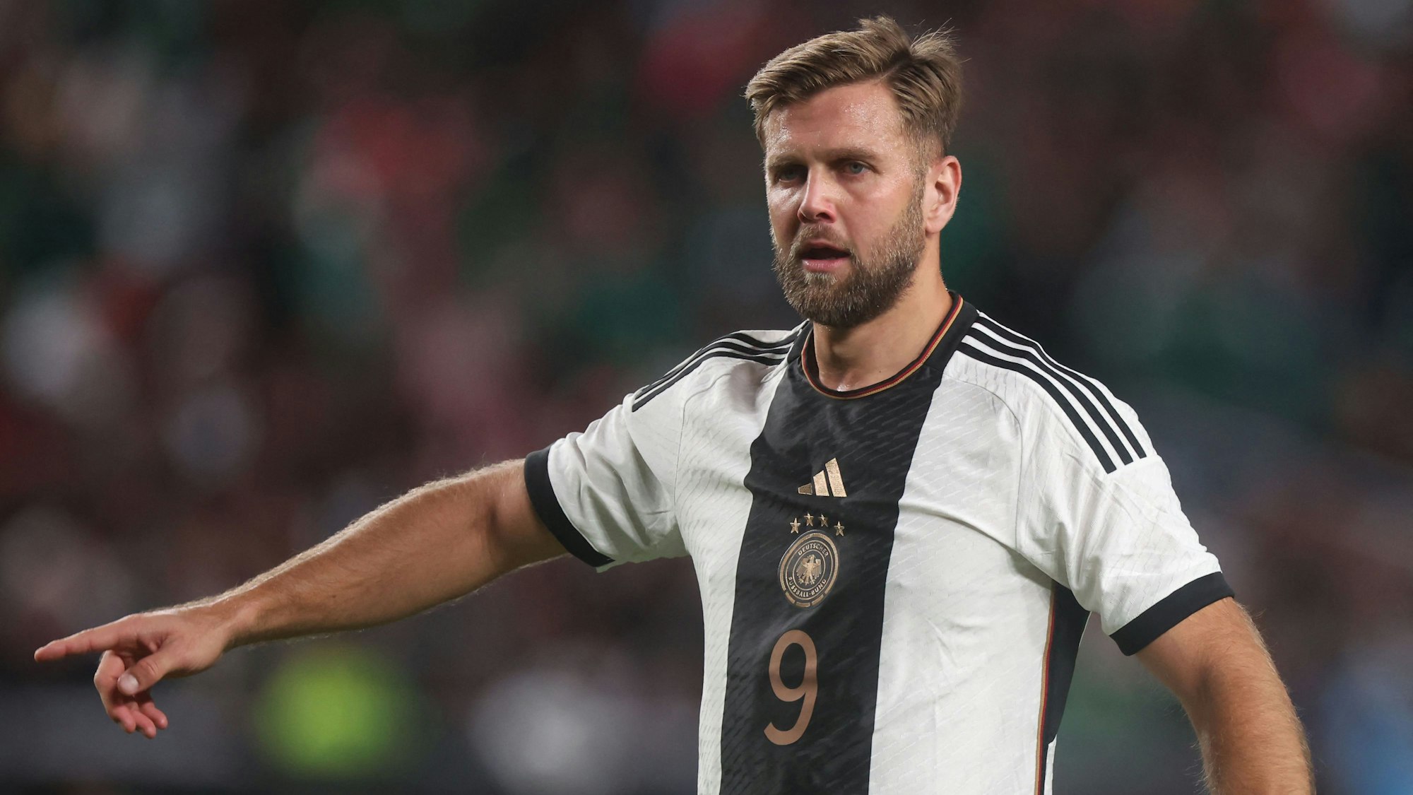 Niclas Füllkrug steht im Länderspiel von Deutschland gegen Mexiko auf dem Platz.