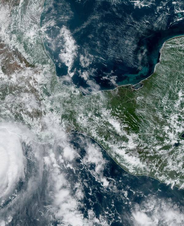 Dieses von der NOAA zur Verfügung gestellte Satellitenbild zeigt den Hurrikan Otis, der sich der mexikanischen Pazifikküste nahe Acapulco nähert.
