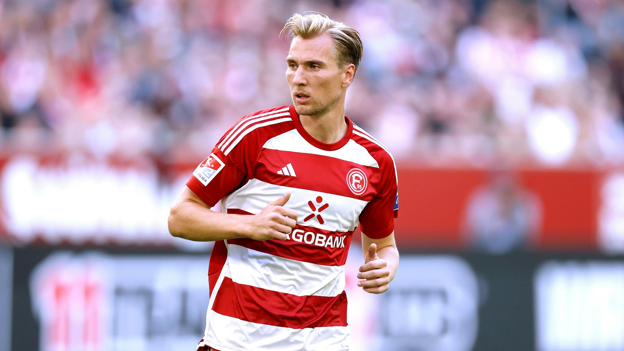 Vincent Vermeij läuft im Spiel gegen den Karlsruher SC über den Platz.