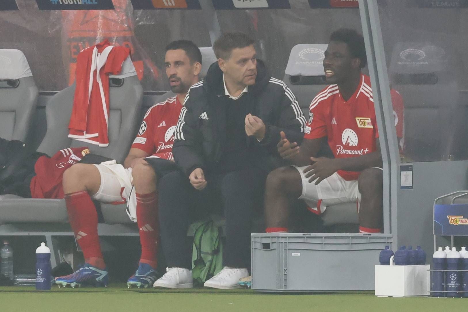 Oliver Ruhnert stellt David Fofana von Union Berlin zur Rede.