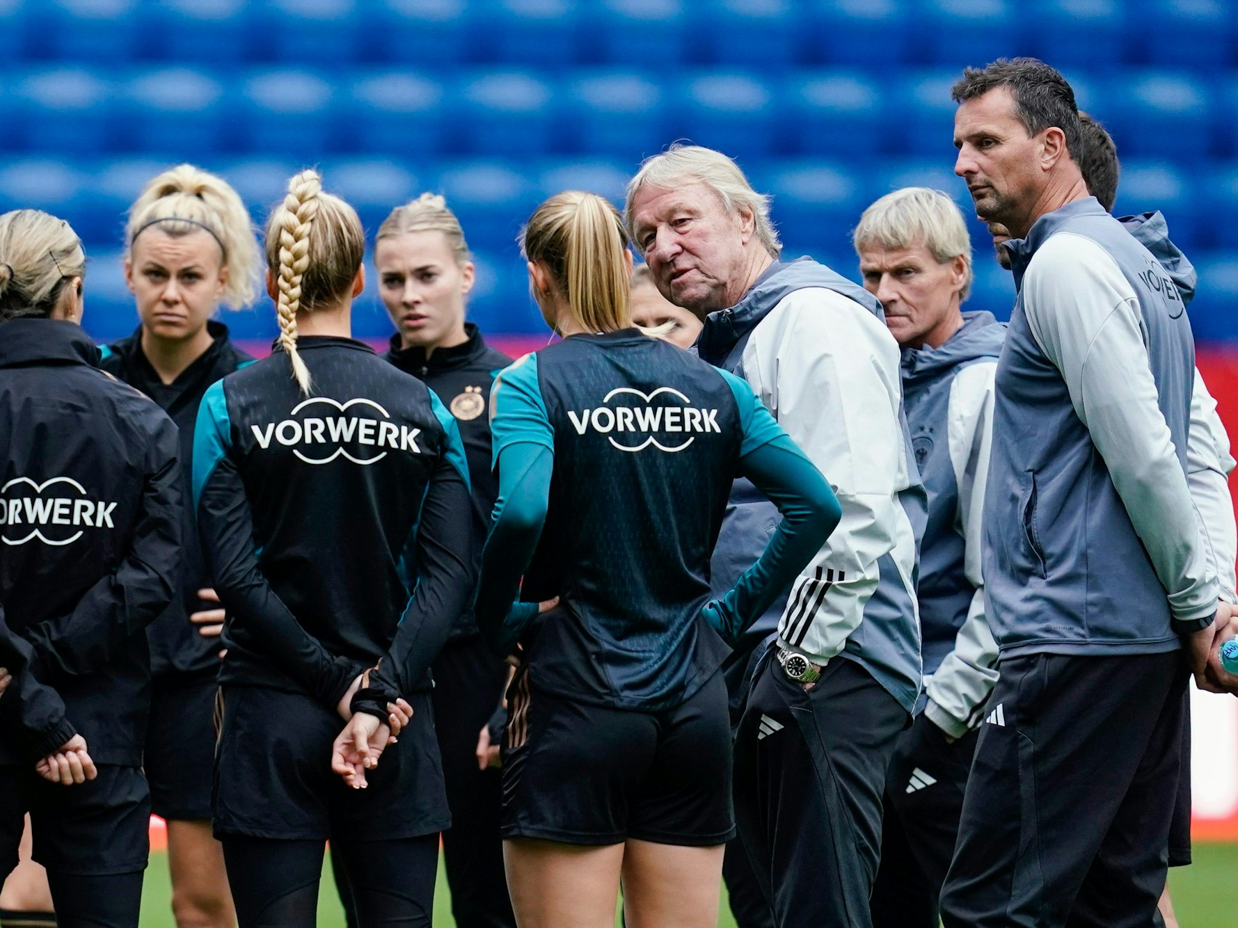 Frauen, Nations League: Abschlusstraining mit Interims-Bundestrainer Horst Hrubesch.