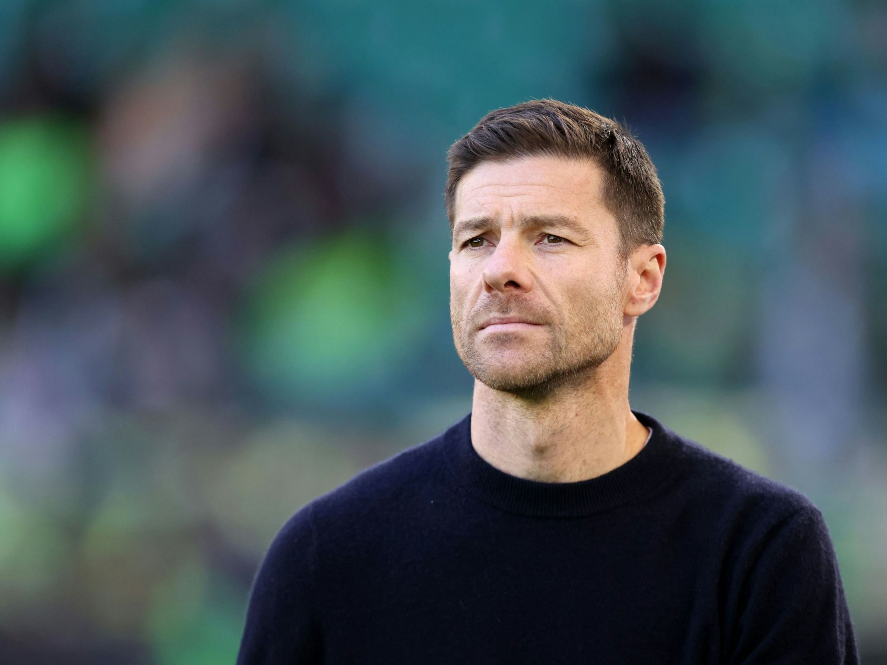 Bayer-Trainer Xabi Alonso in der Volkswagen-Arena in Wolfsburg.