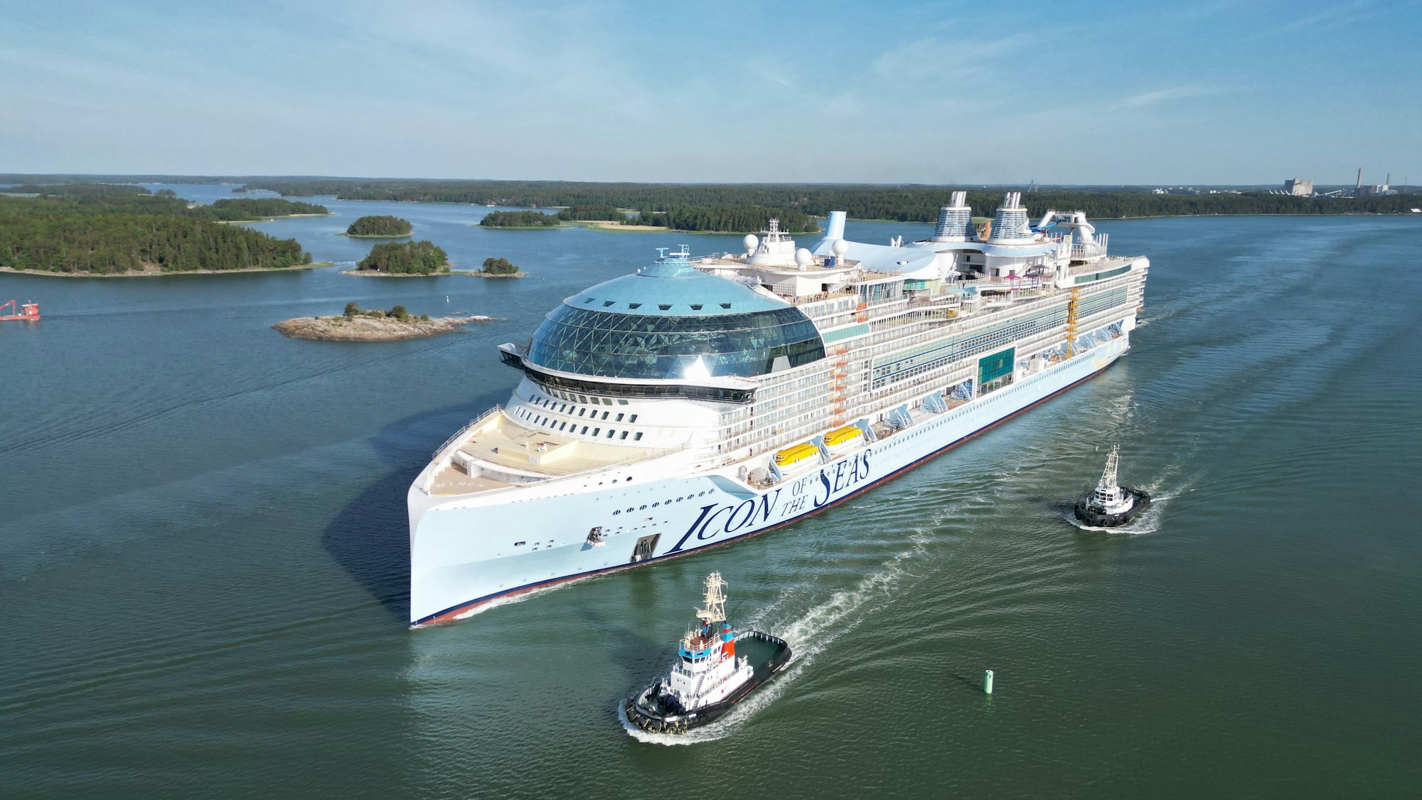 Die „Icon of Seas“ auf dem Wasser.