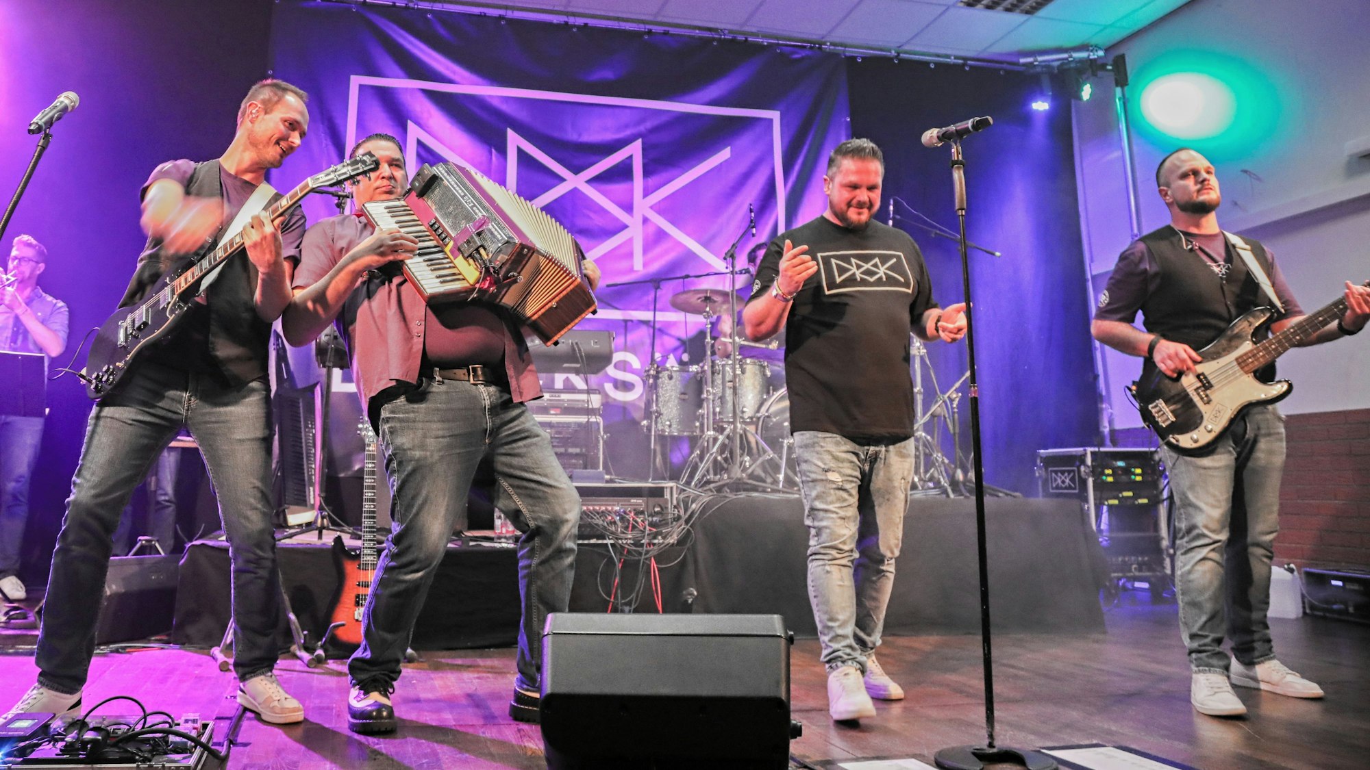 Die Drecksäck beim Auftritt in Köln.