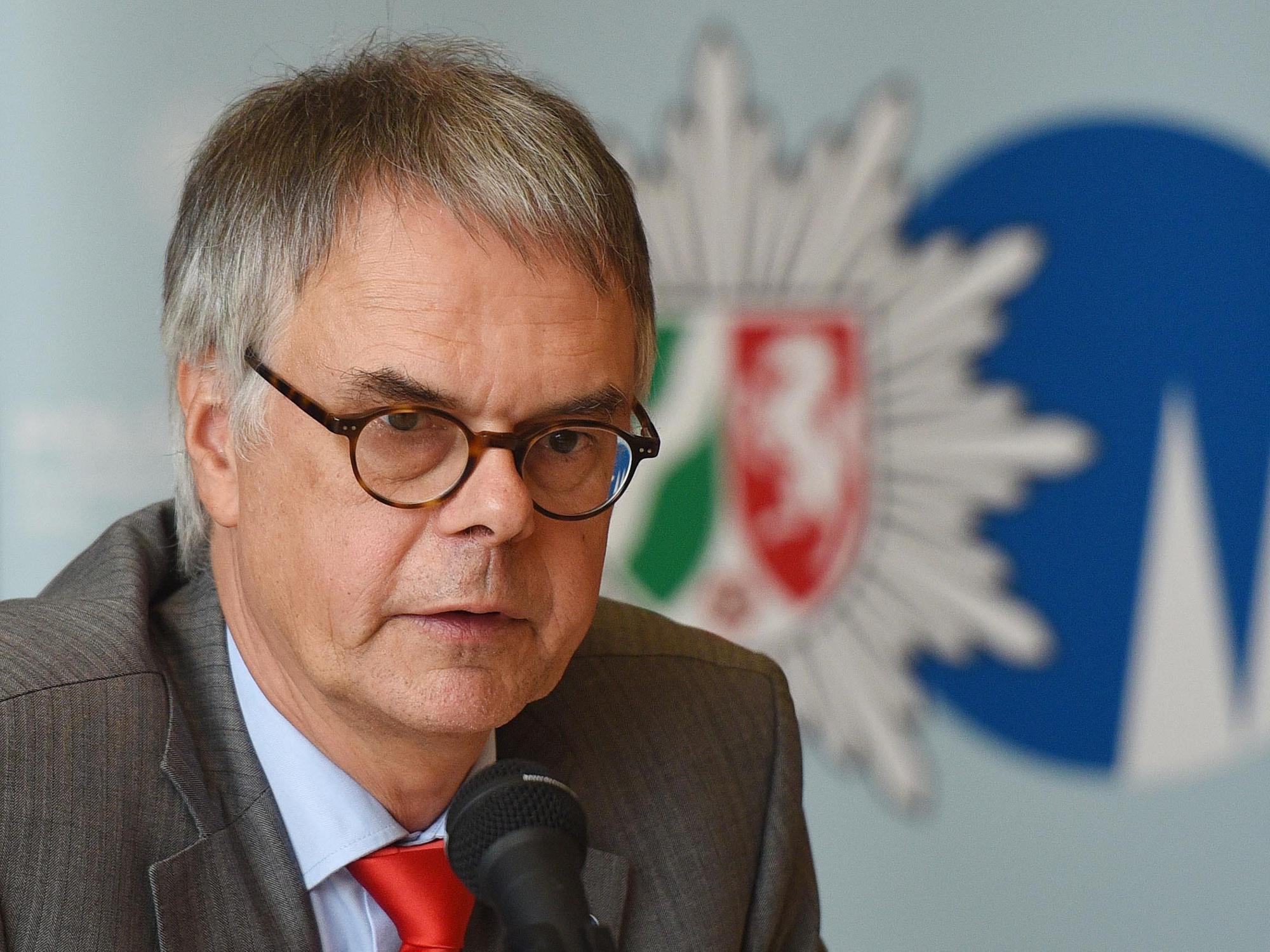 Der ehemalige Kölner Polizeipräsident Wolfgang Albers spricht am 23.06.2015 in Köln.