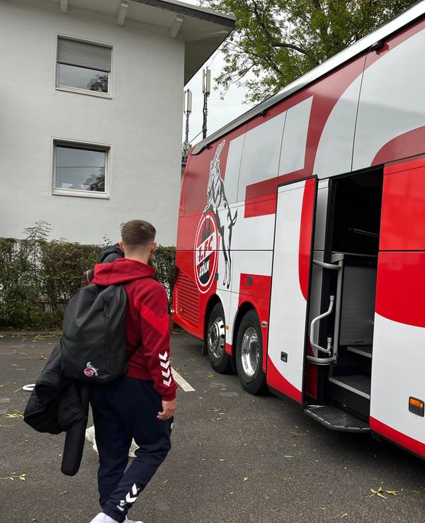 Jan Thielmann bei der FC-Abfahrt.