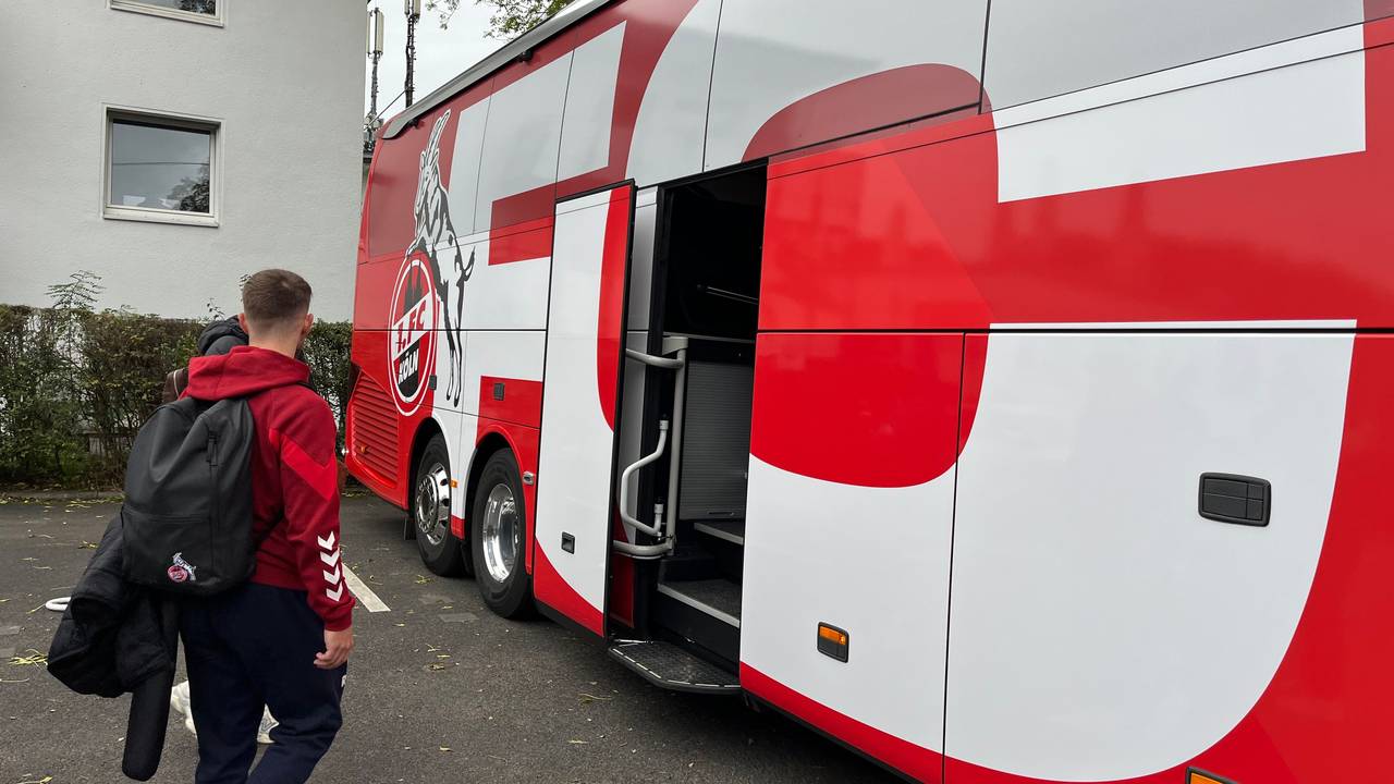 Jan Thielmann bei der FC-Abfahrt.
