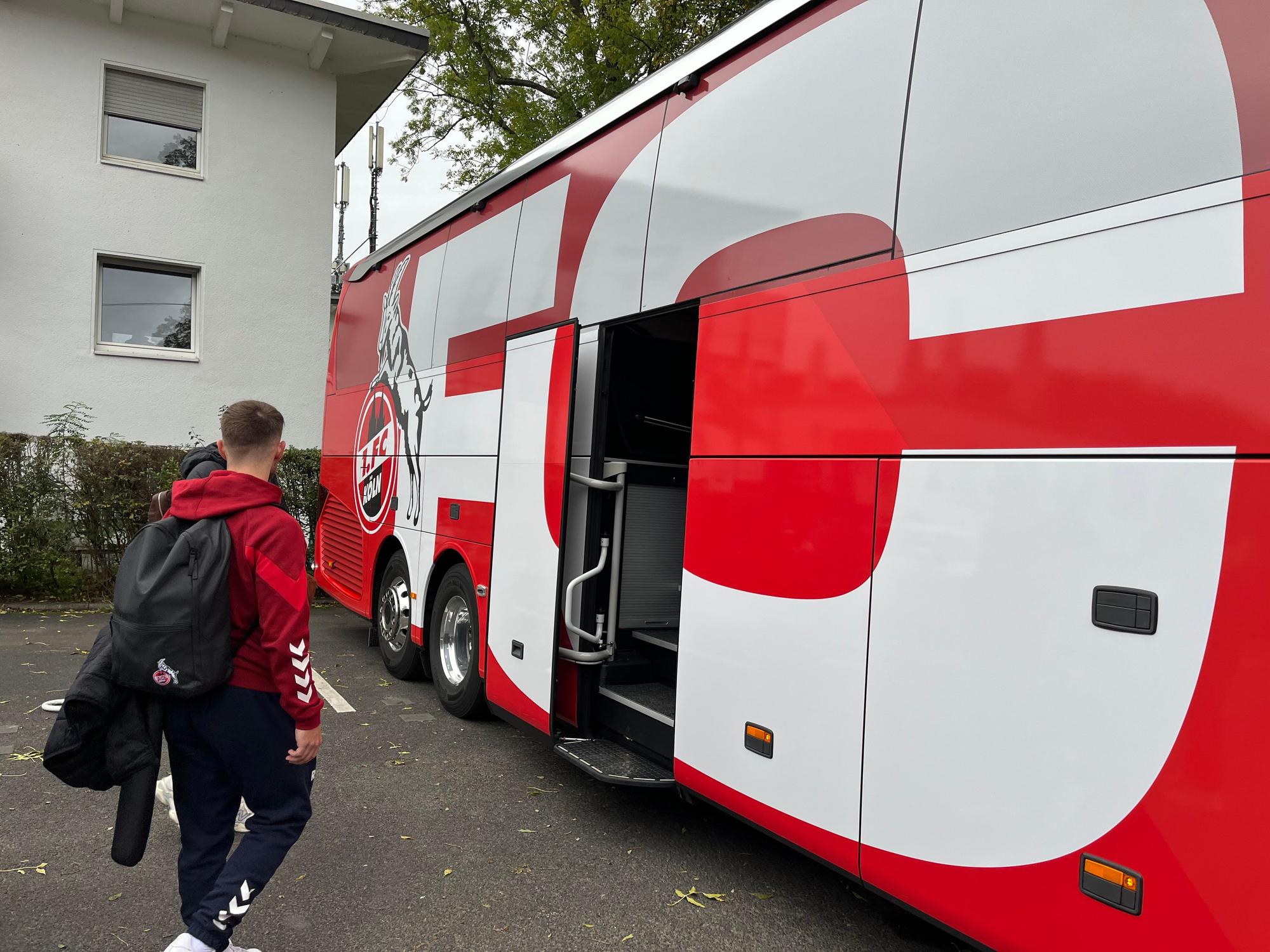 Jan Thielmann bei der FC-Abfahrt.