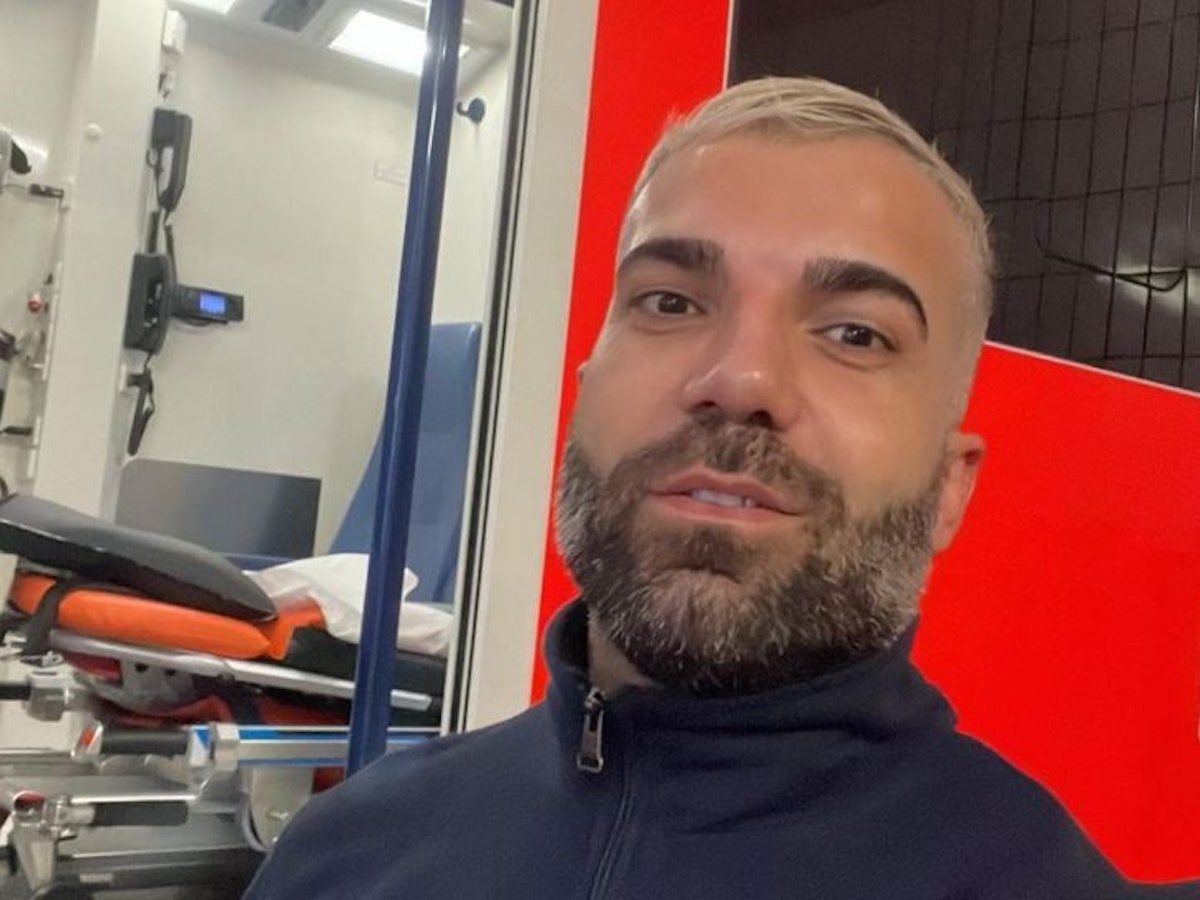 Rafi Rachek als Notfallsanitäter.