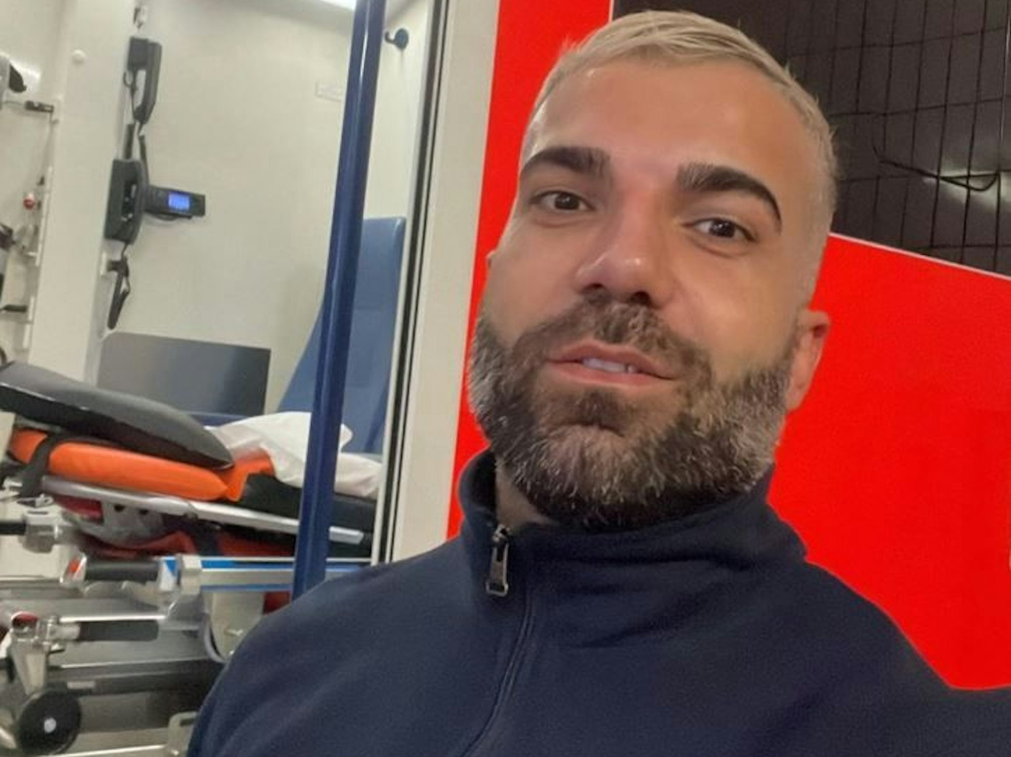 Rafi Rachek als Notfallsanitäter.