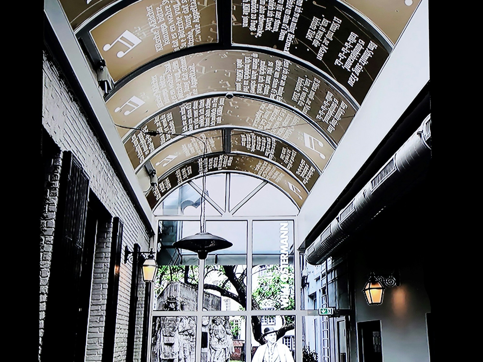 Das Glaskuppeldach im Brauhaus Sion.