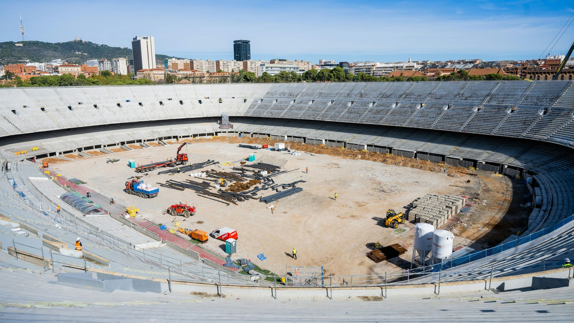 Ein Blick ins Camp Nou des FC Barcelona, das aktuell umgebaut wird.