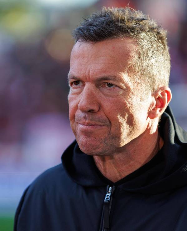 Lothar Matthäus guckt ernst.