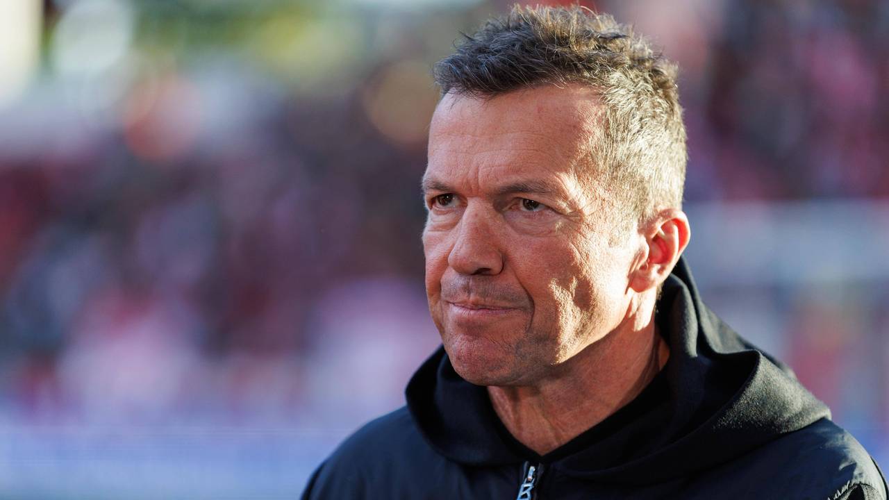 Lothar Matthäus guckt ernst.