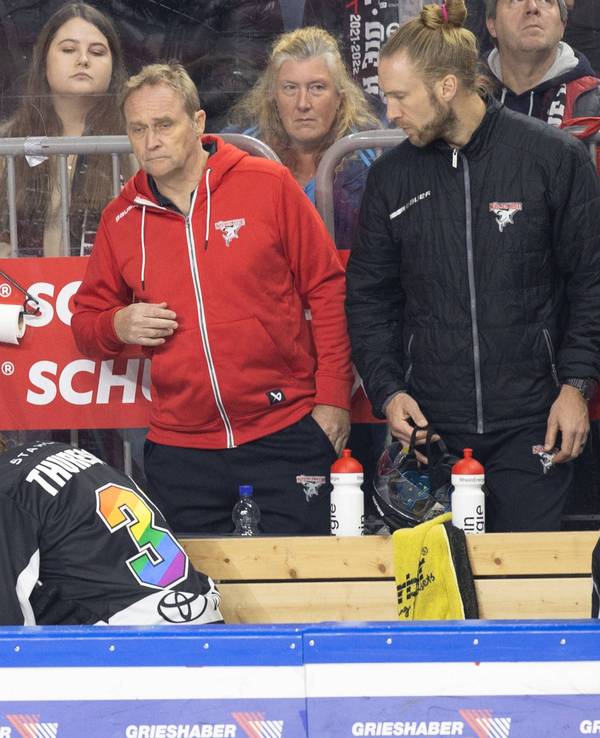 Kölner Haie gegen Fischtown Pinguins Bremerhaven: KEC-Profi Andreas Thuresson kann verletzt nicht weiterspielen.